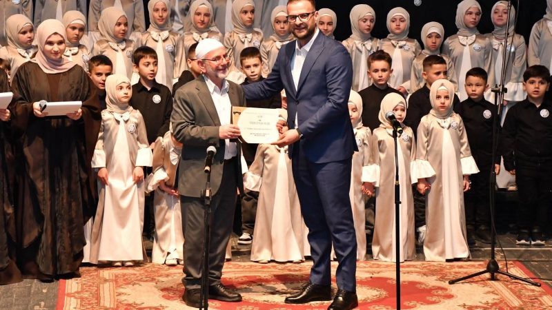 Daut Memishi pjesmarrës në aktivitetin e “ASR”: Drama “Mes dy botëve”, reflektim shpirtëror dhe emocional