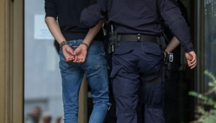 Plagosjet në Butel, arrestohet një burrë dhe dy djemtë e tij