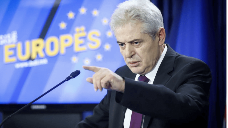 Ali Ahmeti alarmon botën: Ruani arritjet e shqiptarëve në Maqedoni