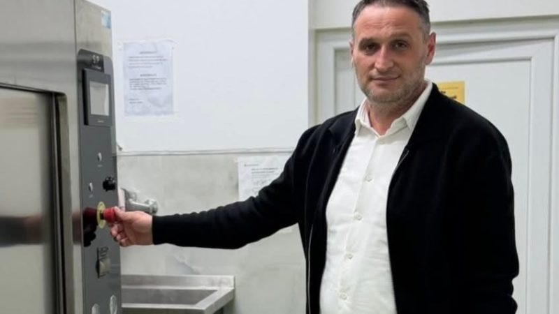 Erzen Elezi: Aparatura e sterilizimit vihet në funksion të plotë në Spitalin e Tetovës