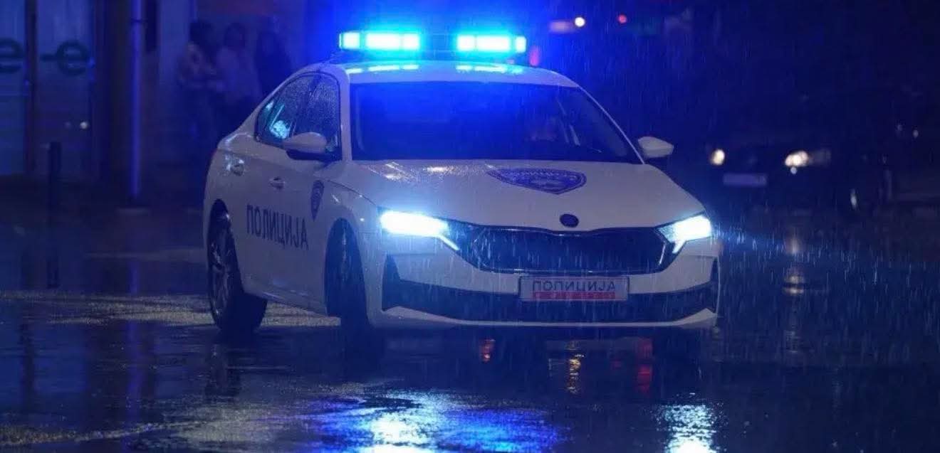 Përleshja me thikë në shkollën ekonomike në Tetovë  Policia  Është përdorur edhe një kaçavidë  dy të rinj në spital