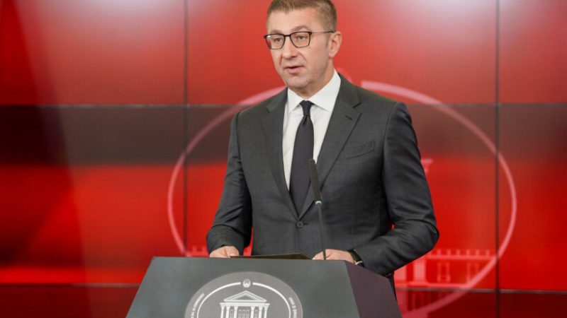 Mickoski: Nëse Fatmir Limani do të vazhdojë si ministër duhet të pyetet VLEN-i
