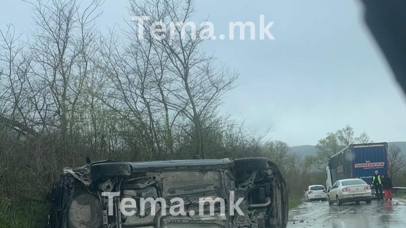 Rrokulliset vetura afër kazermës “Erebinë”, fshati Zhelinë