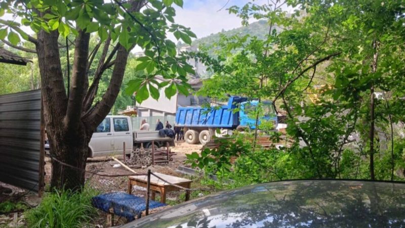 Raportohet për një tragjedi të madhe në Shkup, rrëshqet dheu – ka ndërruar jetë një person?!