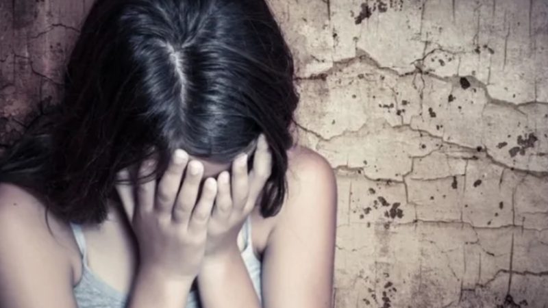 29-vjeçari nga Gostivari e përdhunon vajzën 14-vjeçare dhe i publikon fotot e saj eksplicite në rrjete sociale