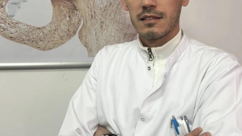 Doktor Artan Neziri, ortopedi i përkushtuar i Spitalit Klinik të Tetovës