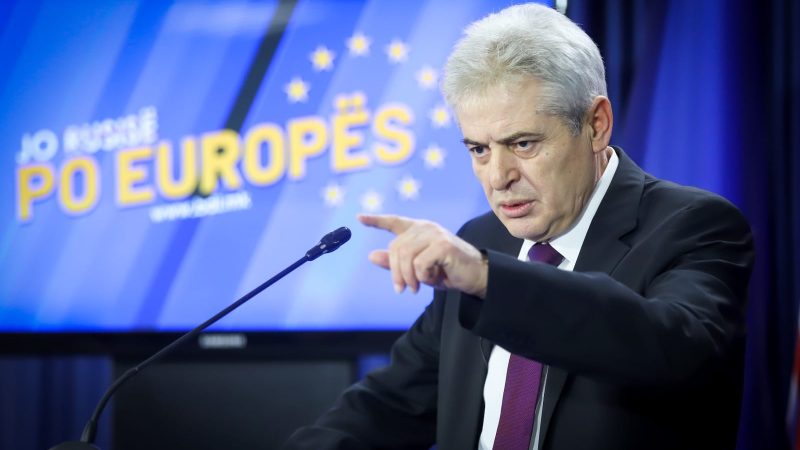 “Mund të takohen Mickoski dhe Ahmeti”