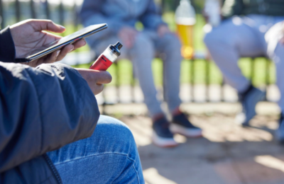 “Kushdo që ka lindur pas vitit 2008 do të ndalohet të pijë duhan”, ja në cilin shtet