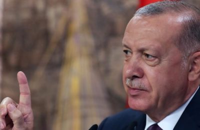 Erdogan i prerë: Nën 15 vjeç s’do të ketë rrjete sociale në Turqi