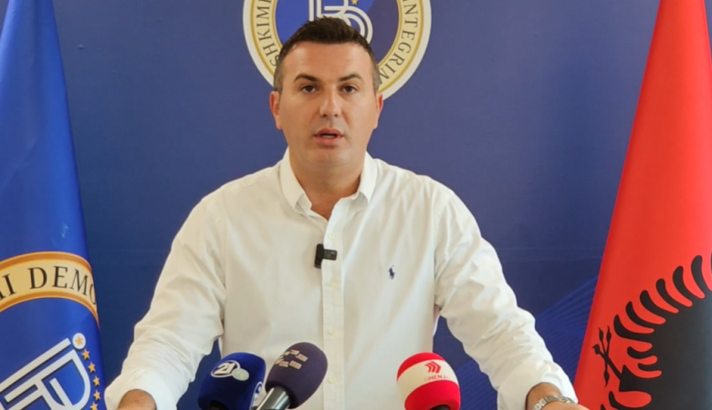 Ademi: Zëri i rinisë po ngritët për gjuhën shqipe të ndaluar nga shteti!
