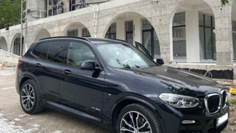 Afaristi nga rrethina e Tetovës e dhuron veturën BMW X3 për ndërtimin e Xhamisë në fshatin Odri