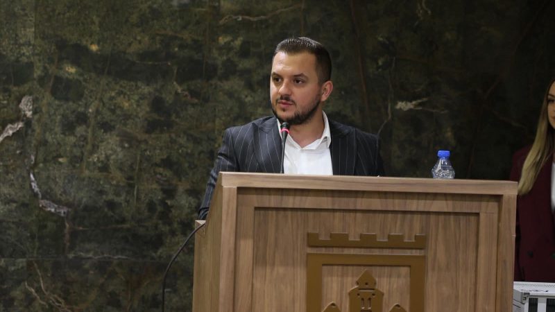 Qamili në takimin rajonal në Gostivar: Rinia e Tetovës tashmë pjesë e vendimmarrjes