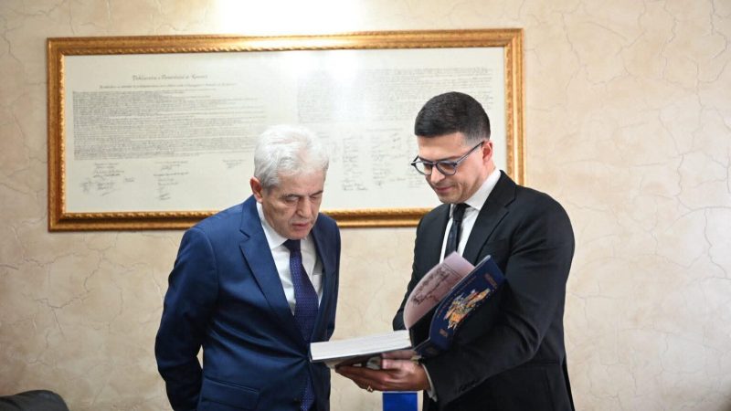 Ahmeti pret Pirro Vengun, në fokus sfidat e shqiptarëve dhe bashkëpunimi mbarëkombëtar