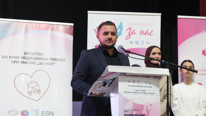 Qamili: Motrat medicinale dhe teknikët janë shtylla kryesore e kujdesit mjekësor
