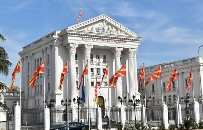 Qeveria sërish hyn në borxh, merr 260 milionë euro kredi për të mbuluar zbratësirat buxhetore