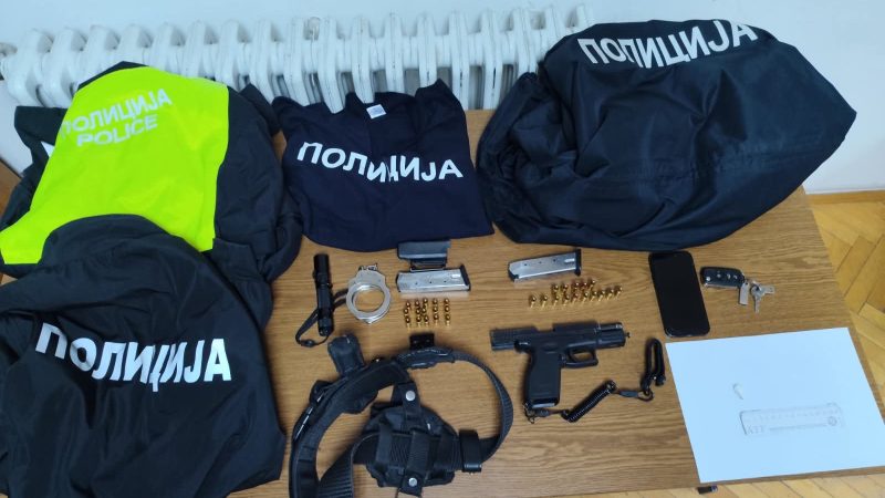 Arrestohet një person, i gjenden drogë, armë dhe municion në veturë, ja detajet