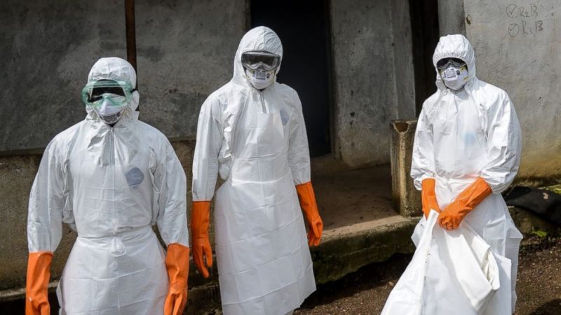 Rriten rastet me Ebola, mbi 1 mijë raste të dyshuara