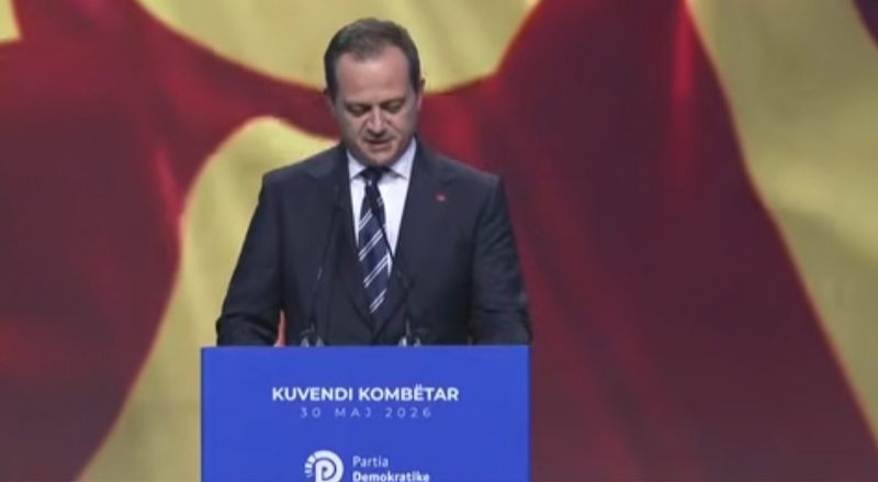 Deputeti i VMRO-DPMNE-së flet shqip në Tiranë: “U përcjell urimet në emër të kryeministrit Micksoki” (VIDEO)