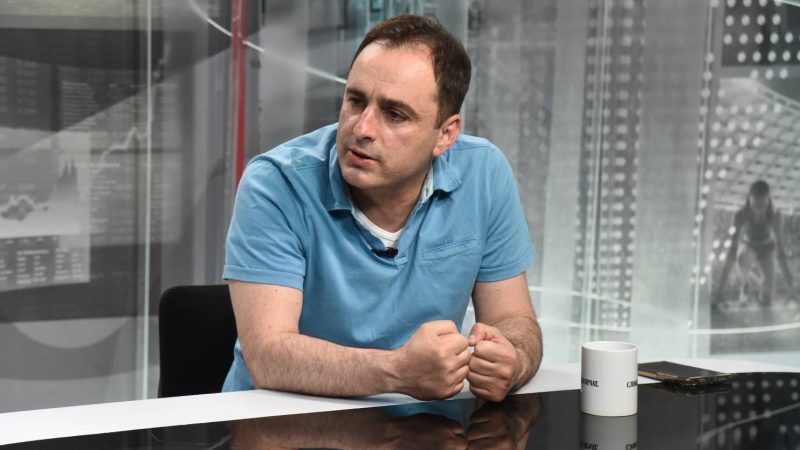Visar Ademi: Taravari – sharrllatani më i madh i skenës politike, para një viti çështjet etnike i quajti “të shekullit të kaluar”