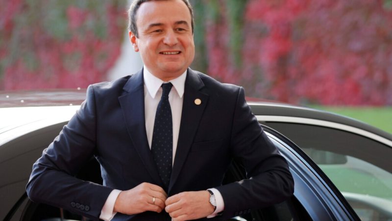 SKANDAL: Sami Lushtaku ka tentuar me veturë zyrtare të bëj ndeshje komunikacioni me eskortën ku ka qenë Albin Kurti