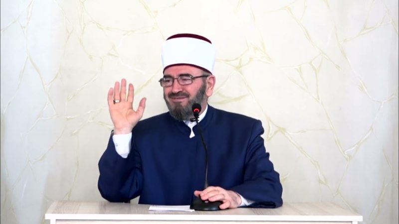 Hoxhë Zekerija Bajrami thirrje studentëve: Mos mungoni në protestë