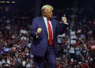 Trump sot feston ditëlindjen, ja sa vite i mbush
