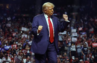 Trump sot feston ditëlindjen, ja sa vite i mbush