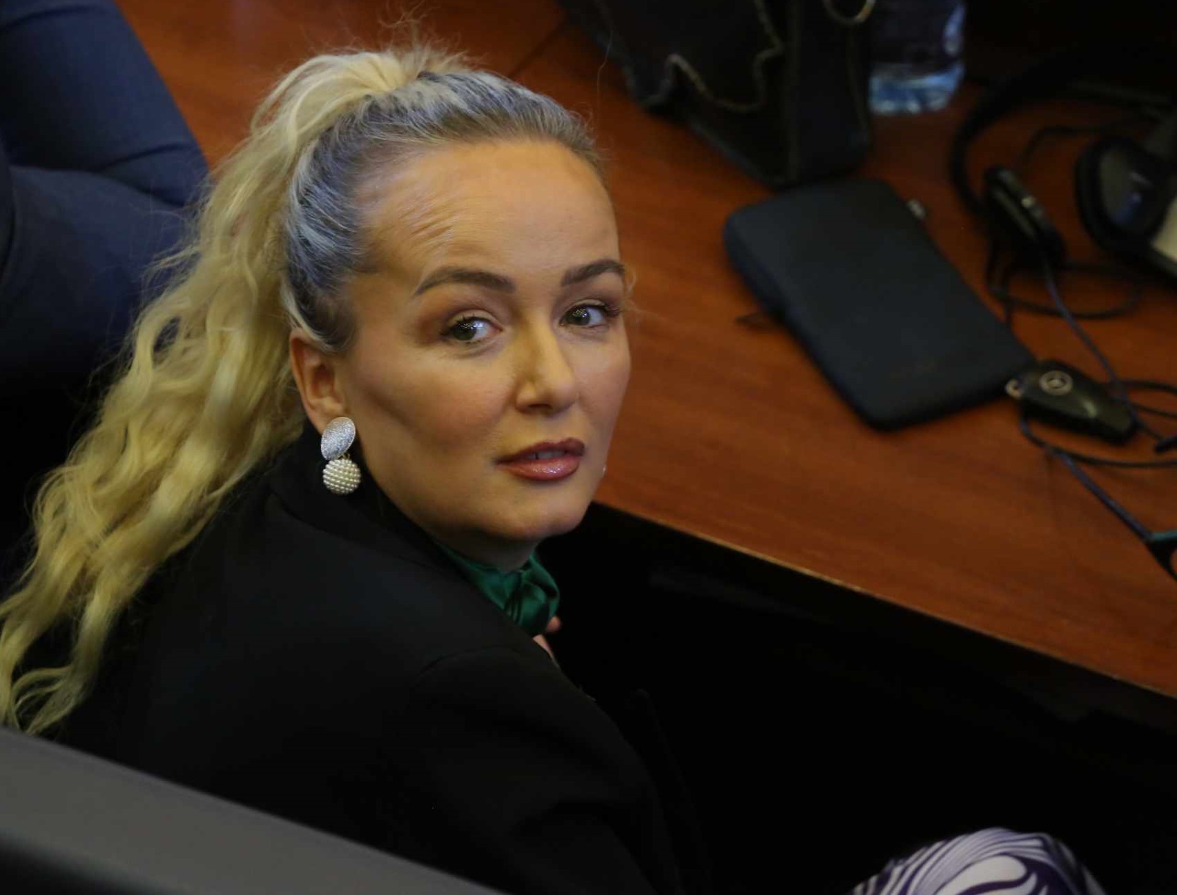 Matoshi i përgjigjet Vjosa Osmanit  Nëse bëhem deputete  publikisht deklaroj që nuk të votoj ty presidente