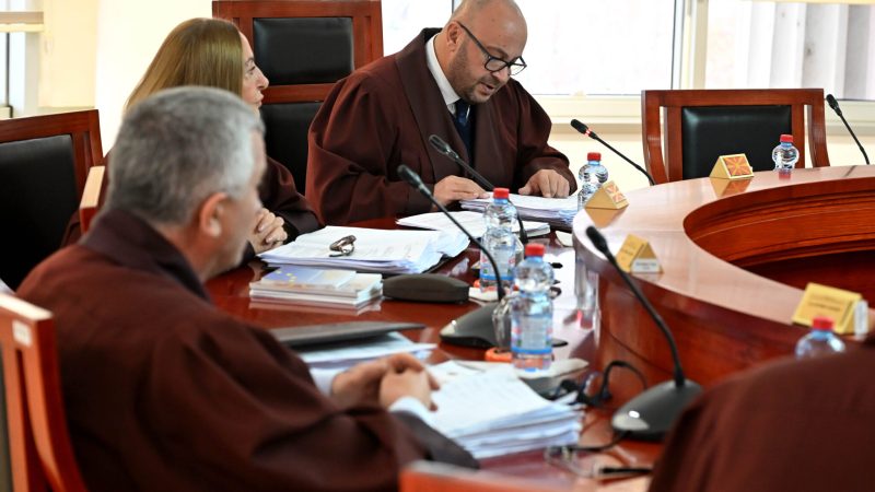 SKANDAL: Gjyqtarët e Gjykatës Kushtetuese votuan për rritjen e pagave nga 1 tetori