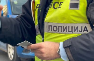 Ndalet 20-vjeçari nga Nerashti, drejtonte BMW pa patentë shoferi