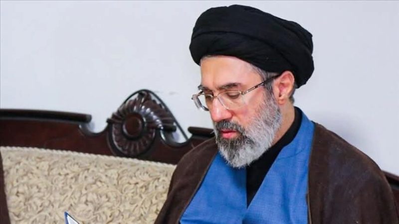 Lideri suprem i Iranit miraton faljen për mbi 2,000 të dënuar