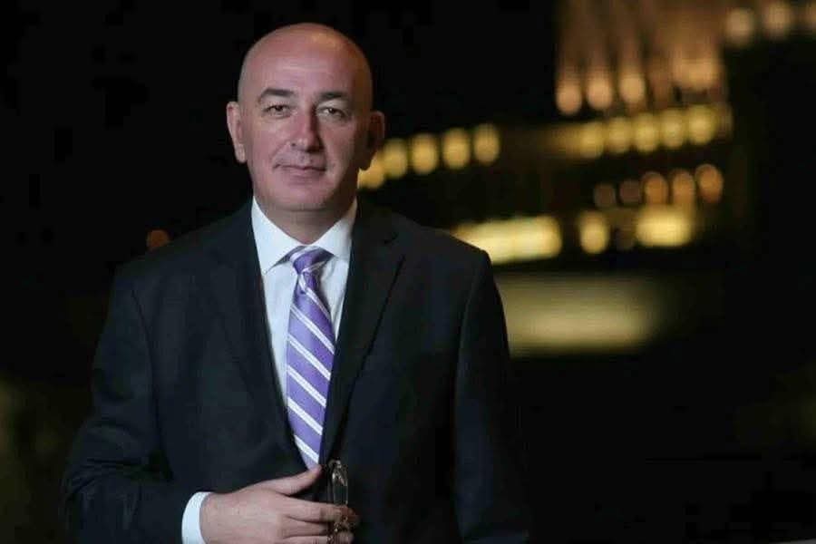 Lot dhe kujtime për Arsim Zekollin  Në tavolinën e tij u la kafja dhe libri i përhershëm