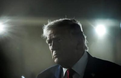Sulmi ndaj helikopterit amerikan në Ngushticën e Hormuzit, Trump: Irani qëndron pas kësaj, SHBA duhet t’i përgjigjet