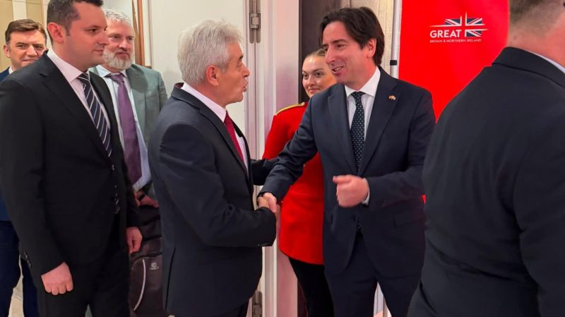 Ali Ahmeti i pranishëm në pritjen solemne për ditëlindjen e Mbretit Charles III