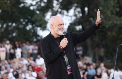 Rama u përgjigjet atyre që e quajnë tradhtar: Shkova në Serbi dhe, nga pallati presidencial, ua thashë se Kosova është e pavarur