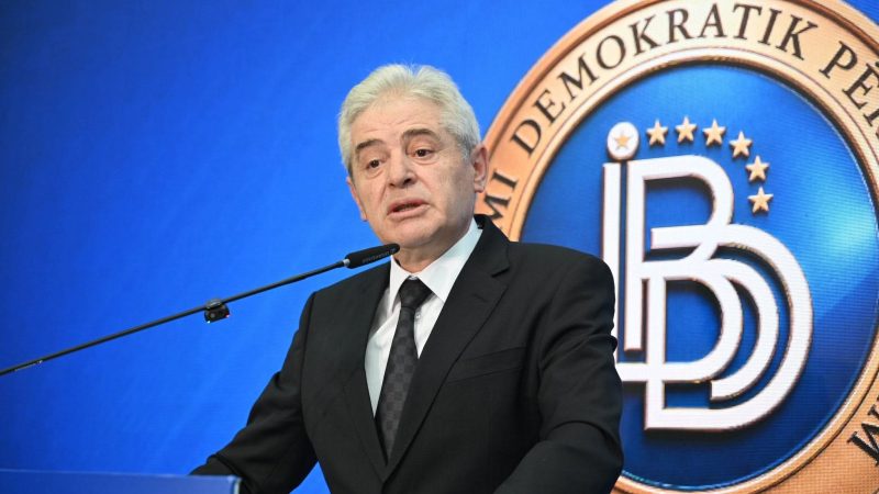 Ahmeti: Themeluesit e UÇK-së dhe BDI-së po u lënë vend të rinjve, unë do t’u bashkohem veteranëve