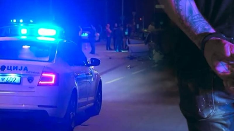 Gjenden 12 migrantë në një “Mercedes” pas ndjekjes policore në Shkup, shoferi në arrati