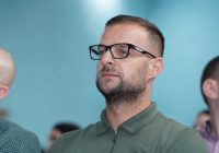 Punë edhe në fundjavë, Daut Memishi nis asfaltimin e rrugës në Dobrosht (VIDEO)