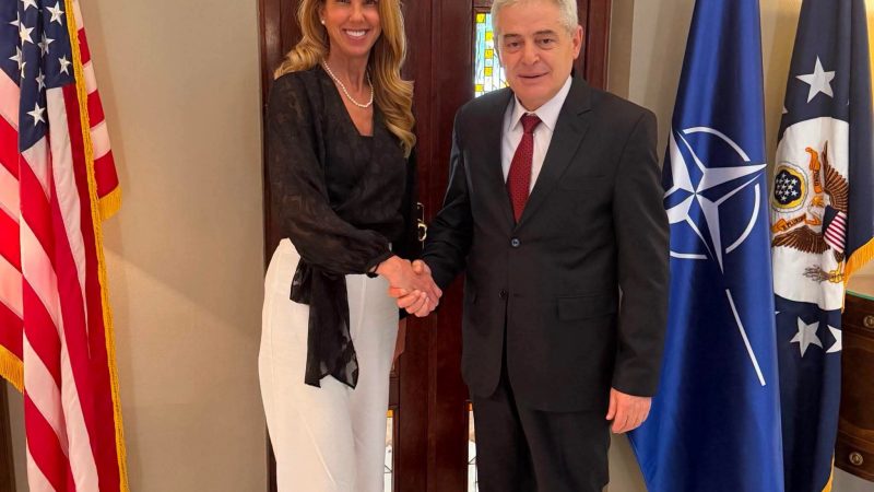 Ali Ahmeti takoi UD- ambasadoren e SHBA-së Nicole Varnes