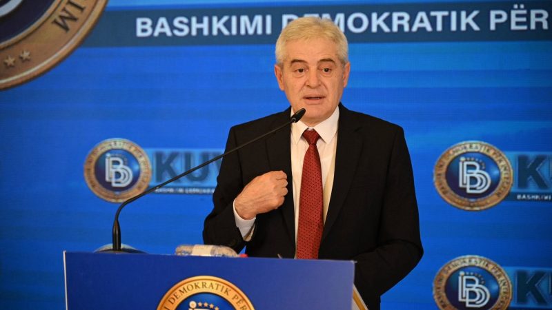 “Lajthit” Ali Ahmeti: Përmes protestave, armiqtë e kombit shqiptarë po krijojnë pasiguri në Shqipëri