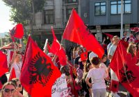 Protesta kundër Ramës për Zvërnecin mbërrin edhe në Stamboll (VIDEO)