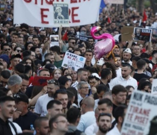 Lubonja: Ndërkombëtarët të reagojnë për protestën, nuk duhet t’i mbyllin sytë ndaj sistemit korruptiv të Ramës