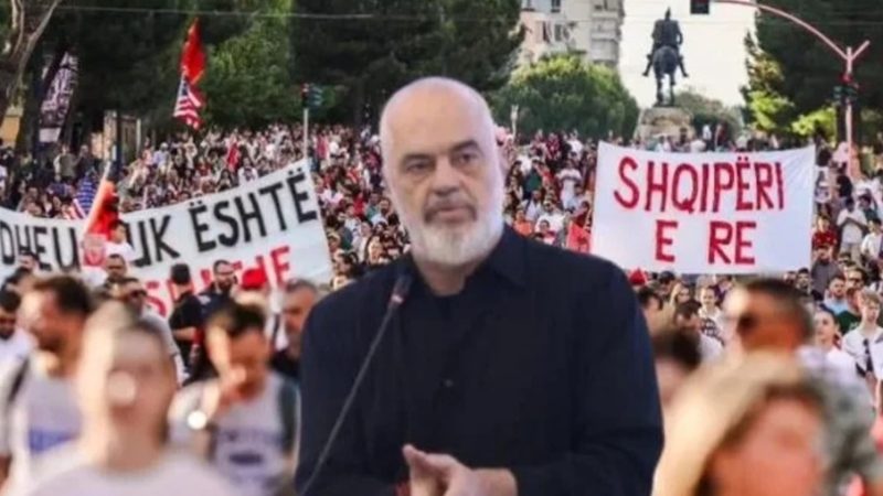 Protestat në Tiranë, Rama: Lëreni Albin Kurtin jashtë kësaj çorbe të neveritshme