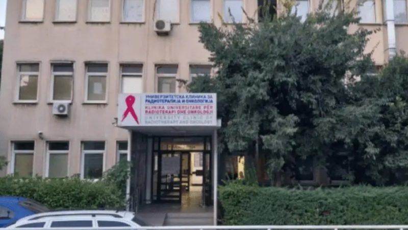 Onkologjia e Shkupit në kolaps: Kaos dhe pritje me orë nga pacientët me kancer, nuk ka zgjidhje