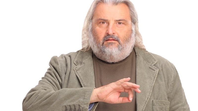“Çartet” gazetari maqedonas Nedellkovski: Në Maqedoninë e Veriut duhet të garojnë vetëm ekipe maqedonase