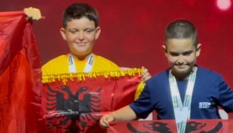 Super talenti nga Sllatina, Dijar Idrizi, triumfon në Romë – fiton vendin e parë në Olimpiadën e Coding-ut (FOTO)