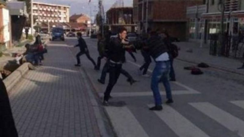 Sulm me sende të forta para një lokali në Tetovë, pesë persona denoncojnë se u rrahën, ja detajet