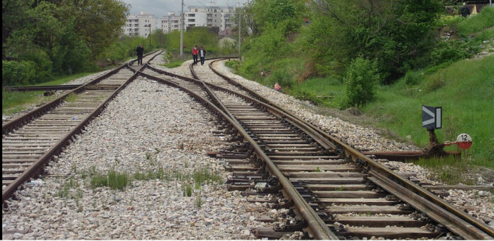 Vjedhjet në hekurudhat e Maqedonisë së Veriut shkaktuan dëm prej afro gjysmë milioni euro në vitin 2025