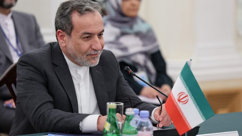 Araghchi i reagon Trump: Irani është rojtari i Ngushticës së Hormuzit, ne do të jemi më të drejtë me tarifat
