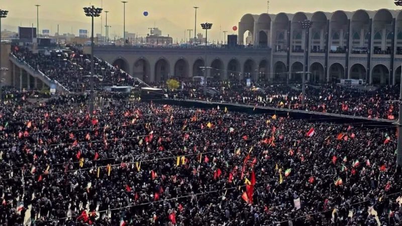 Irani nis javën e zisë për Khamenein, mijëra qytetarë dalin në rrugë